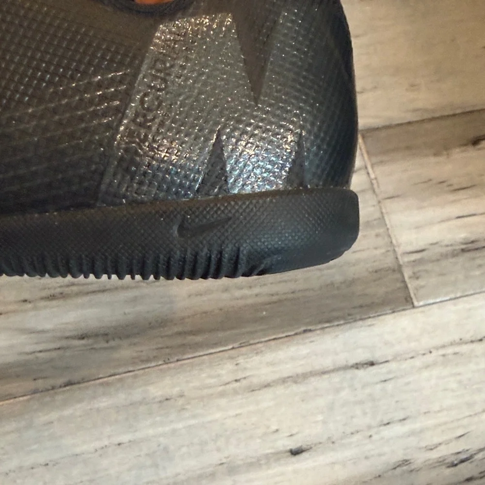 Nike  Black Athletic Shoes